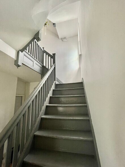 Building Photo - 157 N 16th St