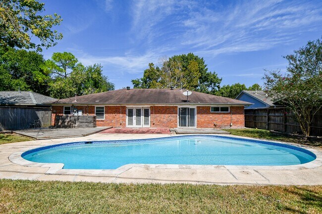 Building Photo - 5715 Ettrick Dr