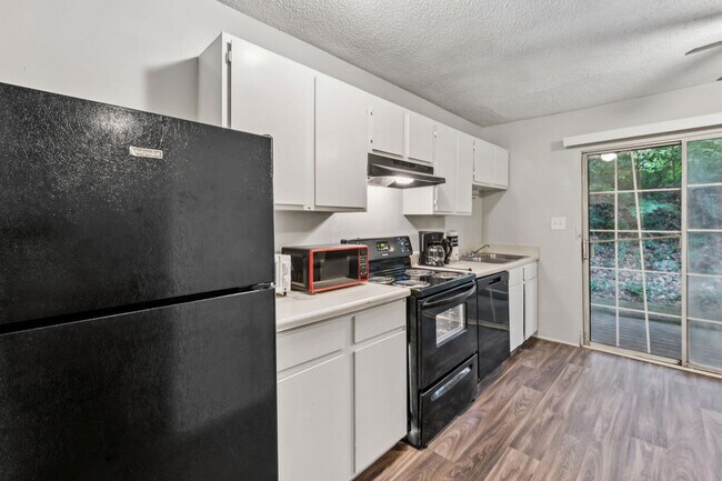 Building Photo - 2605 Kenridge Pkwy