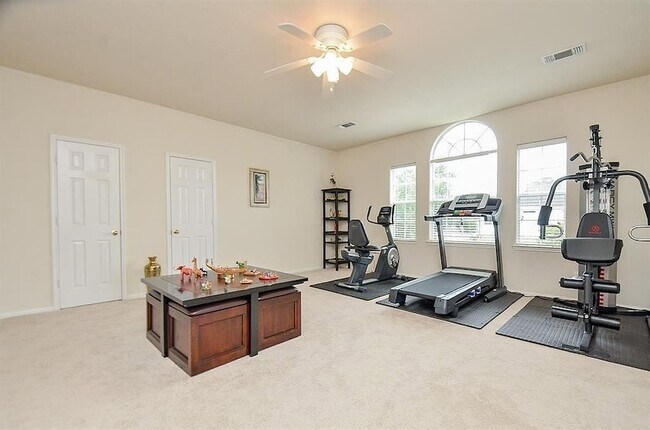 Building Photo - 1306 Ventura Canyon Dr