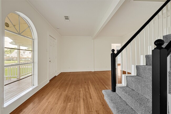 Building Photo - 7017 Schley St