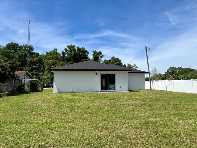 Building Photo - 13609 Markhan St