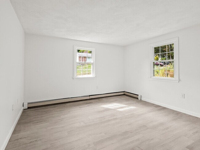 Building Photo - 26 Sidney St