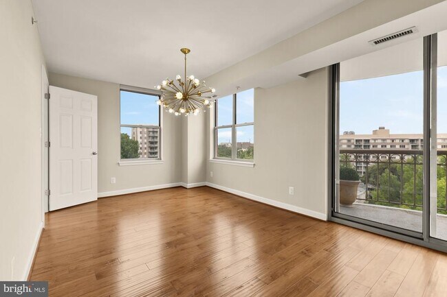 Building Photo - 5000 Battery Ln