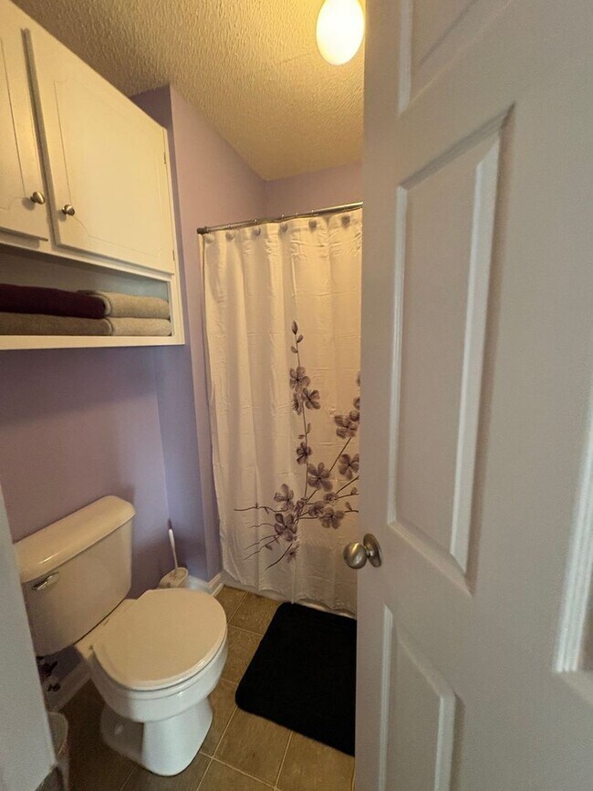 Building Photo - Wakefield Subdivision - Fully Furnished TDY Unit!