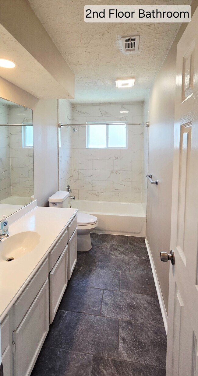 Building Photo - 4827 Cypressdale Dr