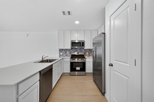 Building Photo - 6818 Eastern Cottonwood Ln