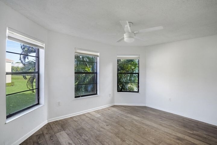 Building Photo - 6630 Villa Sonrisa Dr