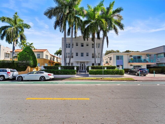 Building Photo - 1027 Pennsylvania Ave