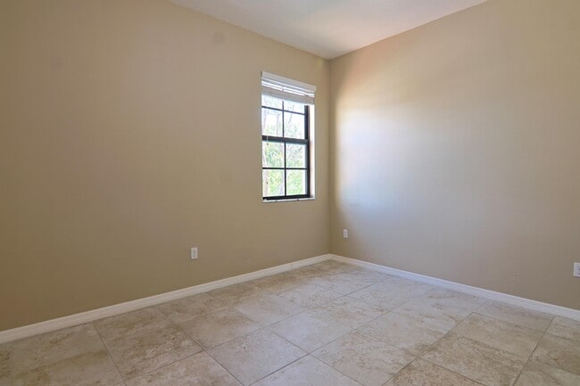 Building Photo - 634 NE 193rd Terrace