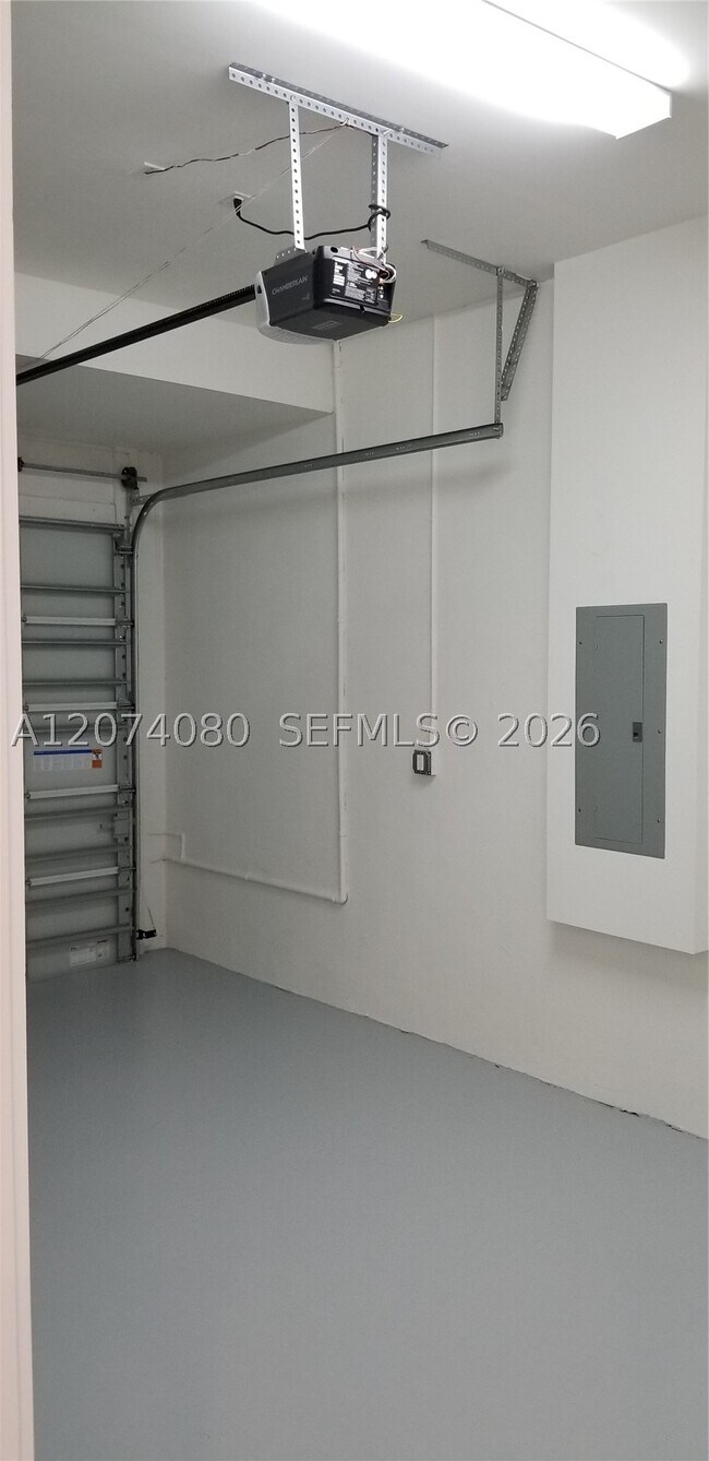 Building Photo - 10543 SW 118th St
