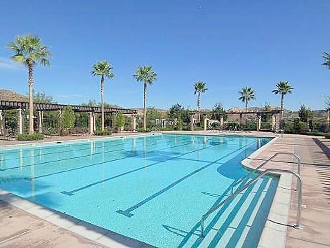 Building Photo - Stunning 3-Bedroom Home with Resort-Style ...