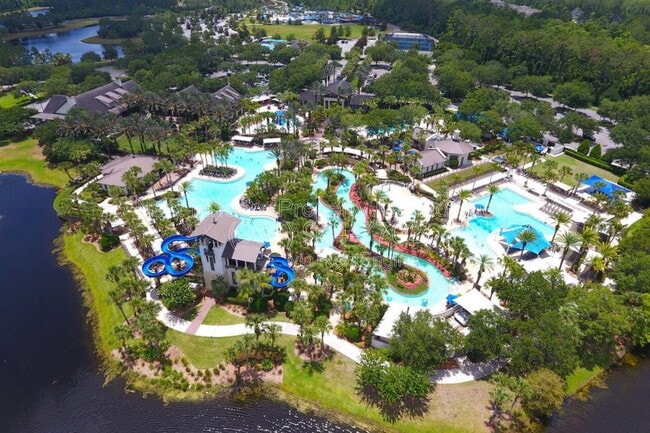 Building Photo - 628 Town Plaza Ave