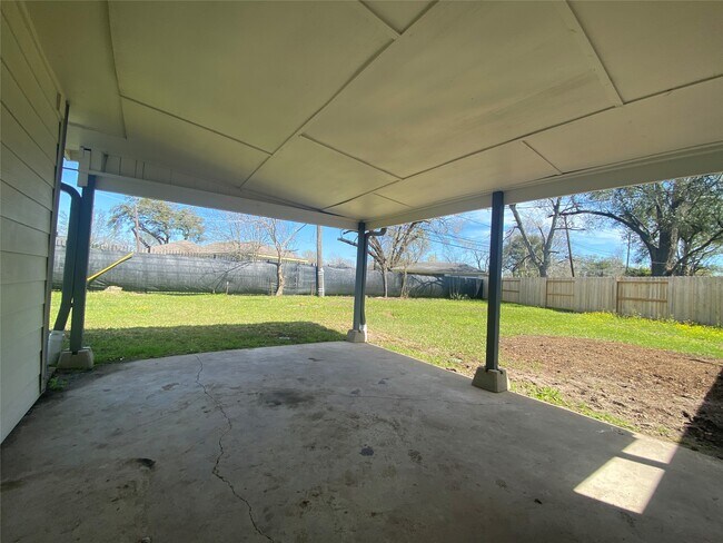 Building Photo - 4963 Culmore Dr