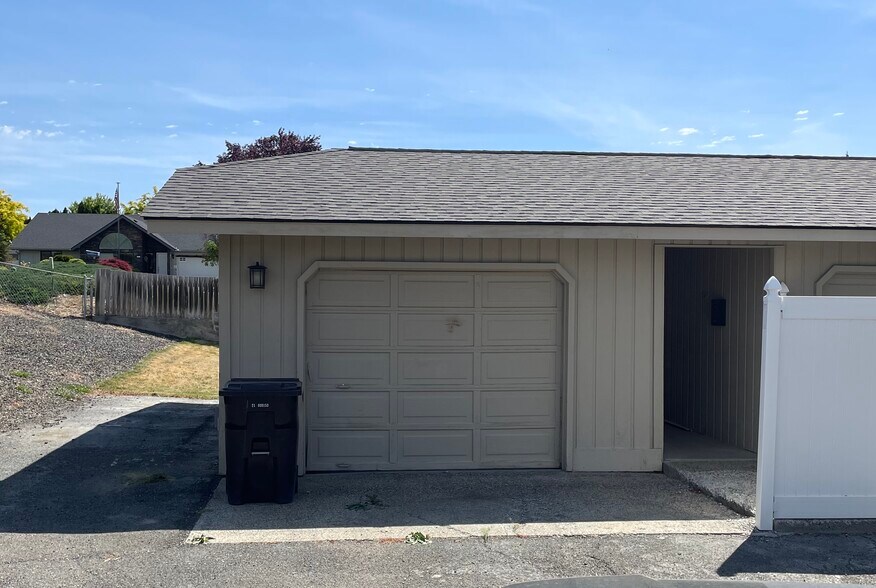 Building Photo - 201 N 80th Ave