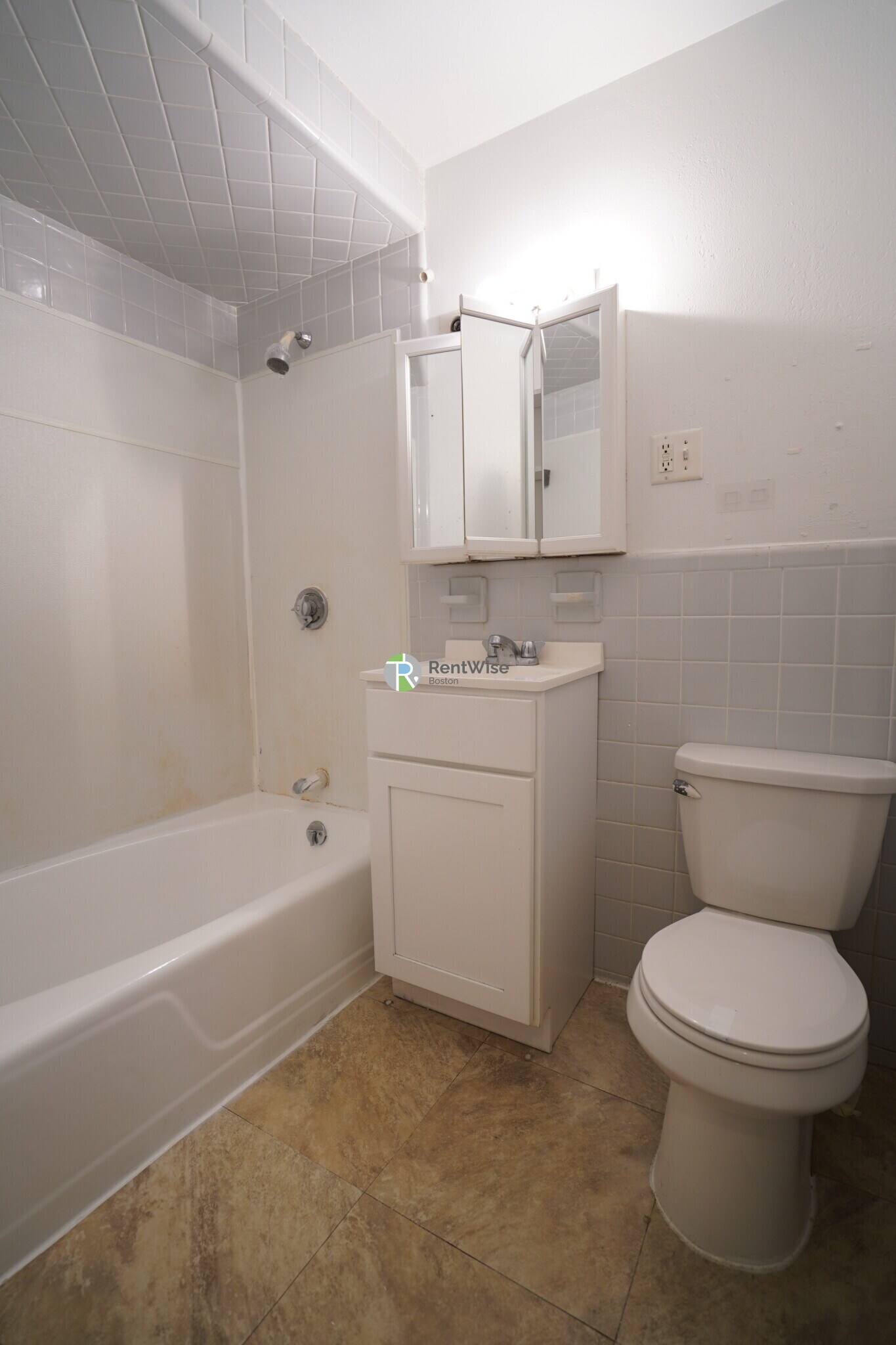 Building Photo - 310 Tappan St
