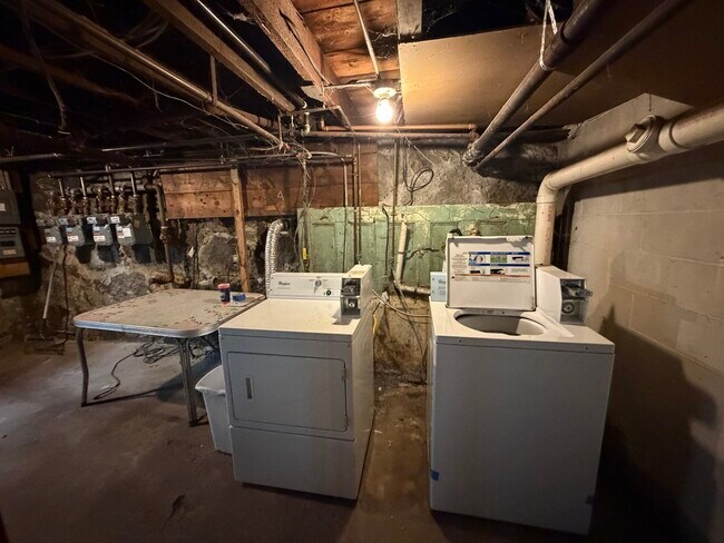 Building Photo - 253 Whitwell St