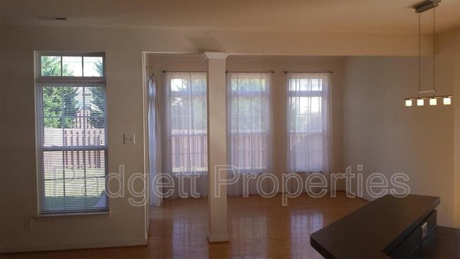 Building Photo - 4321 Meredith Creek Dr