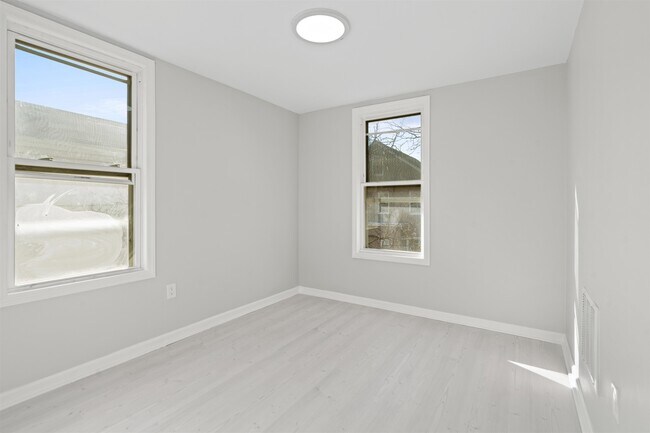 Building Photo - 173-175-175 Lembeck Ave