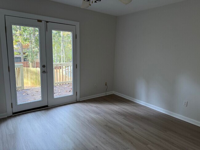 Building Photo - 203 Parkbrook Cir