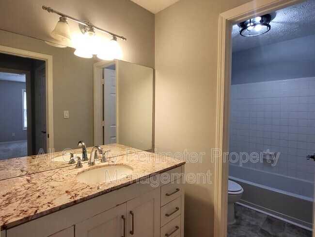 Building Photo - 1904 Country Park Dr