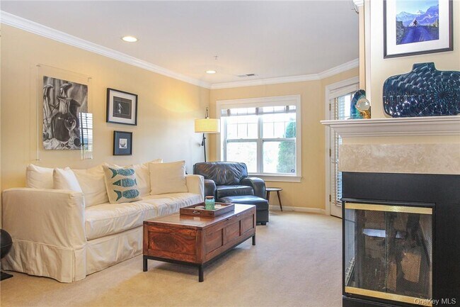 Building Photo - 213 Waterside Close