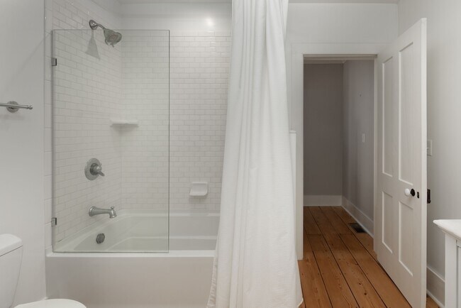 Building Photo - 14 Library St