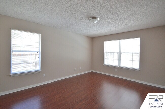 Building Photo - 159 Point Pleasant Dr