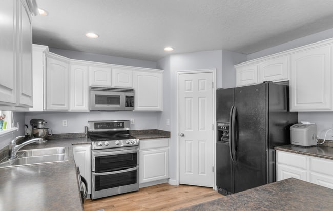 Building Photo - Beautiful 5-Bedroom Home in Lehi