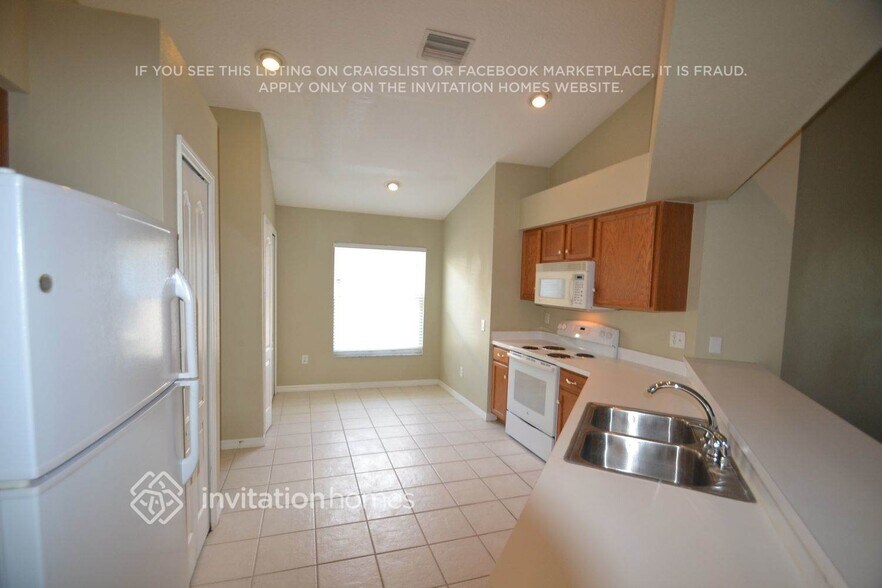Building Photo - 12523 Lake Vista Dr