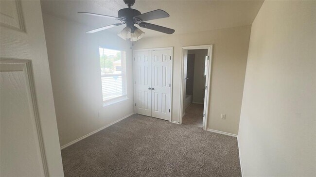 Building Photo - 366 Joanne Lp