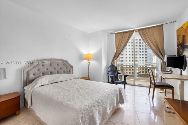 Building Photo - 901 Brickell Key Blvd