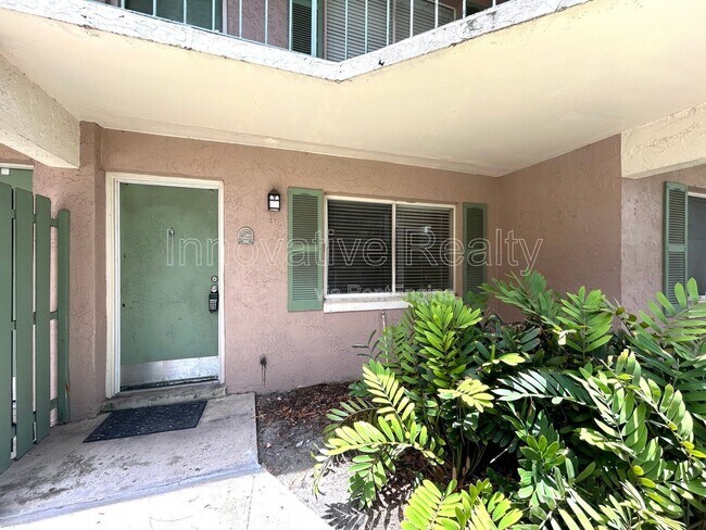 Building Photo - 120 Blue Pointe Way