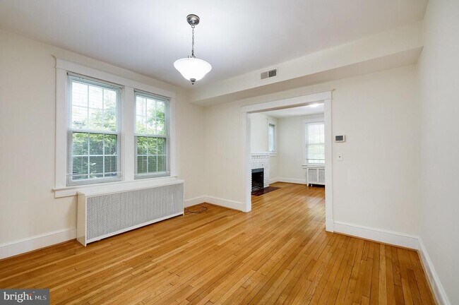 Building Photo - 4209 Ellicott St NW