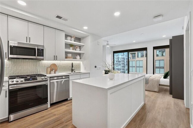 Building Photo - 1081 Juniper St NE