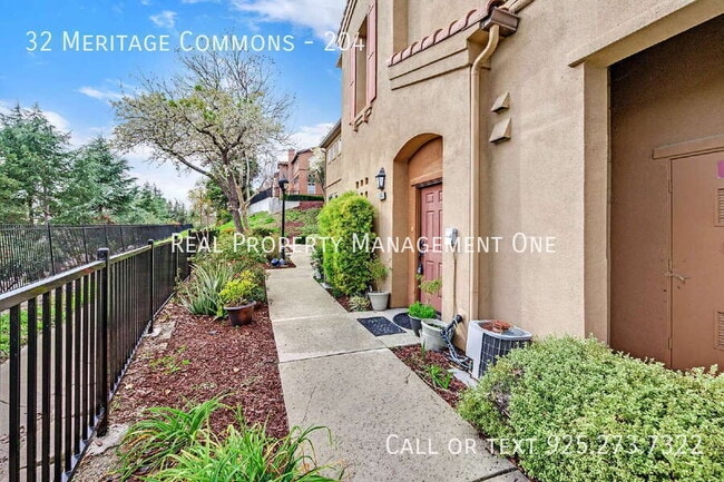 Building Photo - 32 Meritage Common