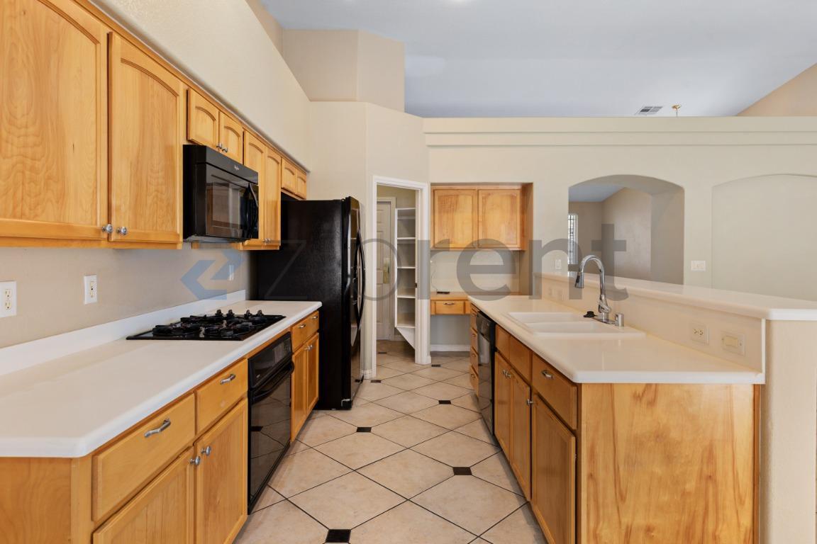 Building Photo - Unit