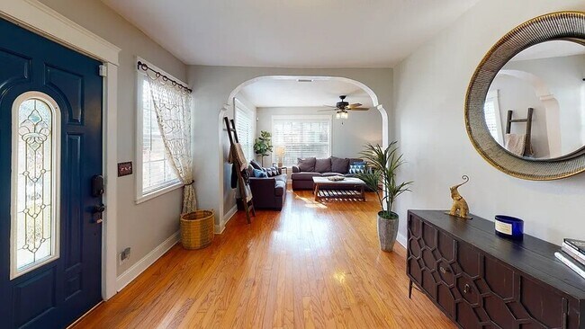 Building Photo - 909 W Fribley St