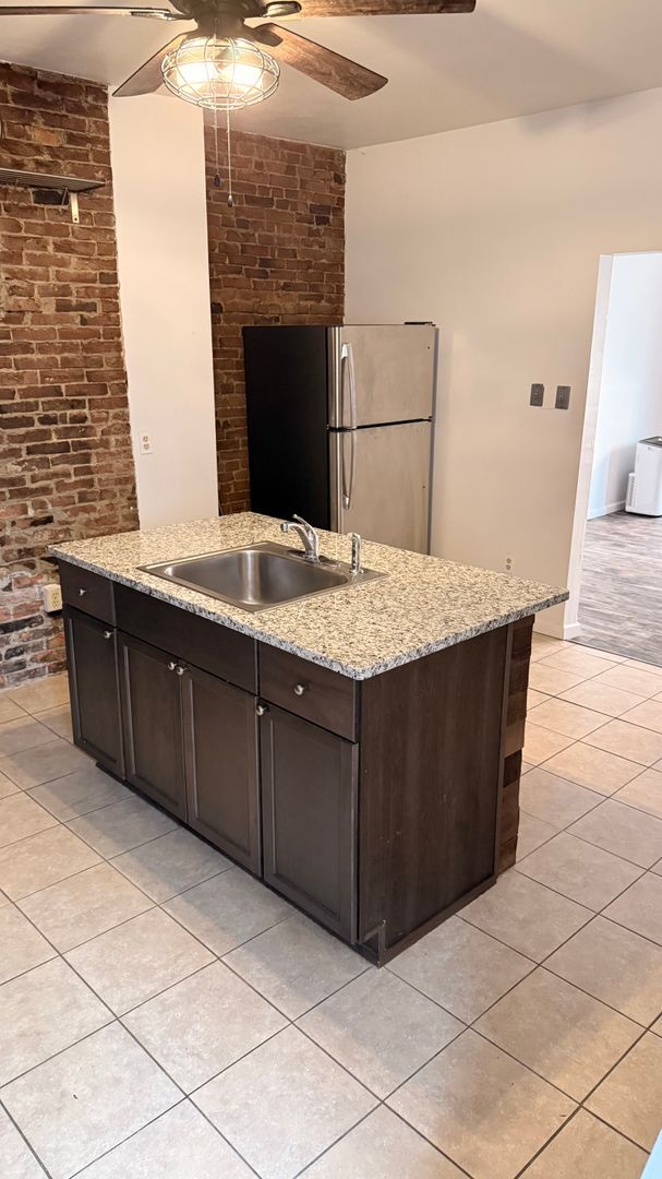 Building Photo - 1702 Wrights Wy