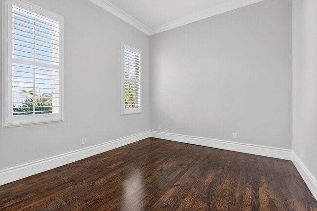 Building Photo - 200 NW 10th St