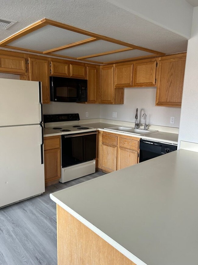 Building Photo - ***Rock Springs 2 Upper Level, Unfurnished, 2 Bedroom, 2 Bath Condo***