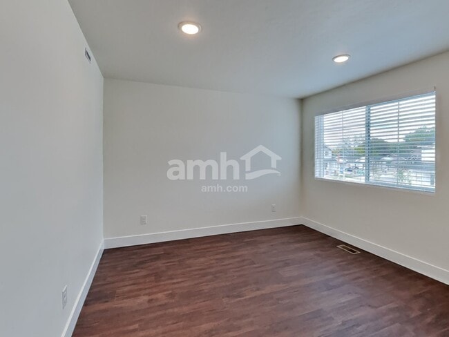Building Photo - 11535 W Mesquite St