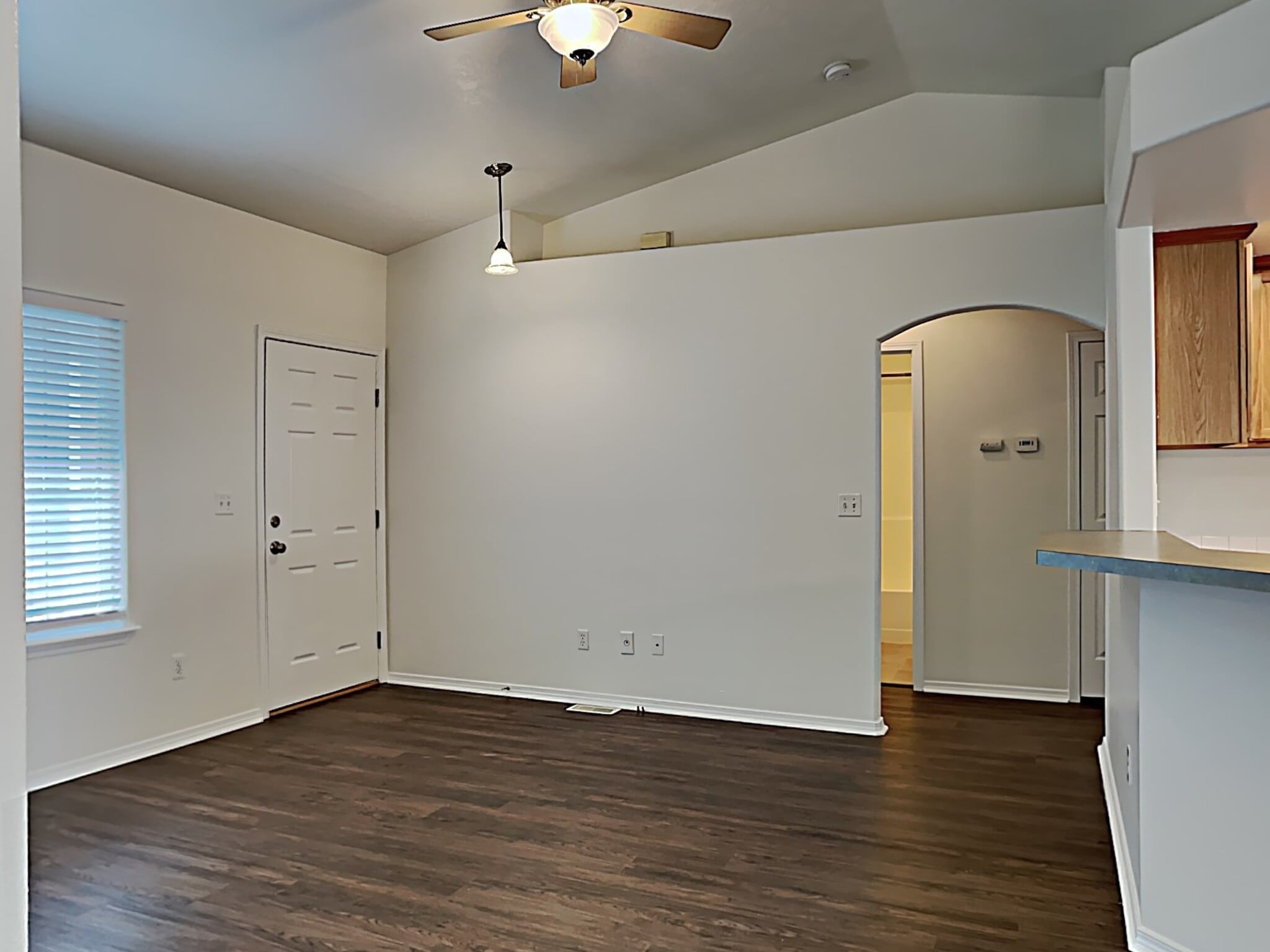 Building Photo - 802 NW 9th Pl