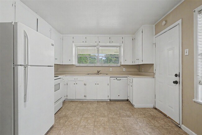 Building Photo - 802 Cline St