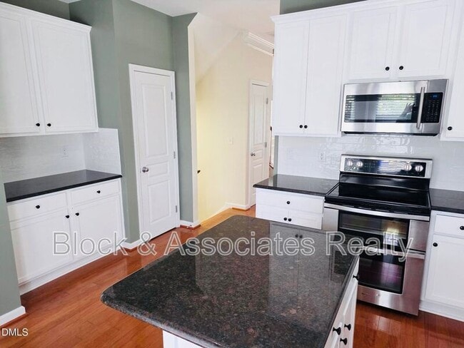 Building Photo - 124 Braeside Ct