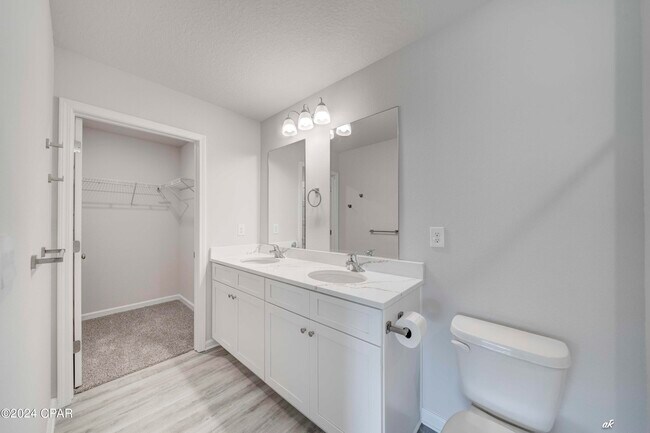 Building Photo - 282 Boggy Creek Way