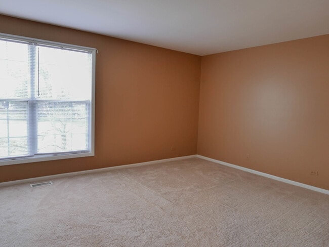 Building Photo - 1428 W Sapphire Dr