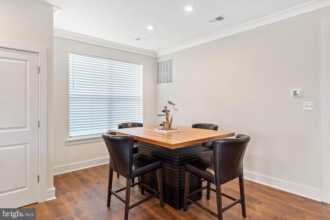 Building Photo - 36081 Windsor Park Dr