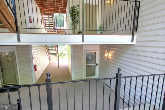 Building Photo - 46895 Eaton Terrace
