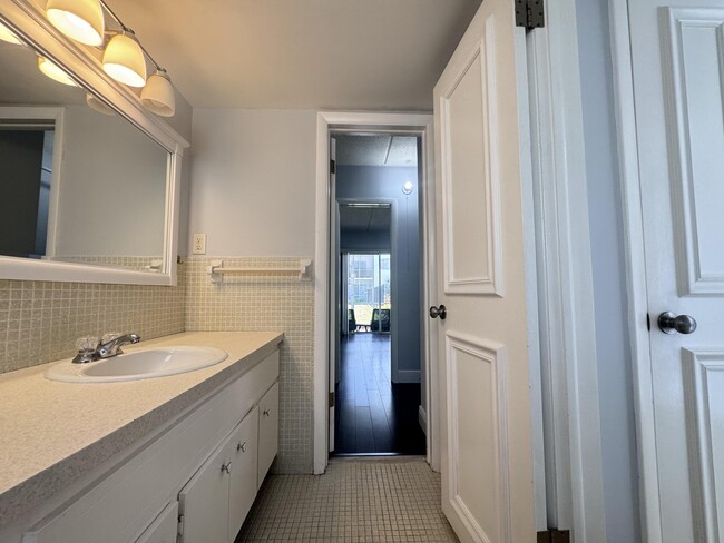 Building Photo - 4500 N Flagler Dr